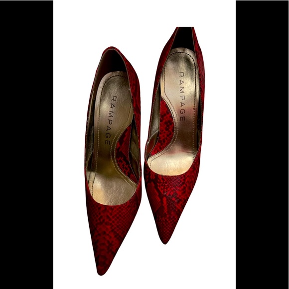 Red snakeskin point heel pump - Picture 2 of 5